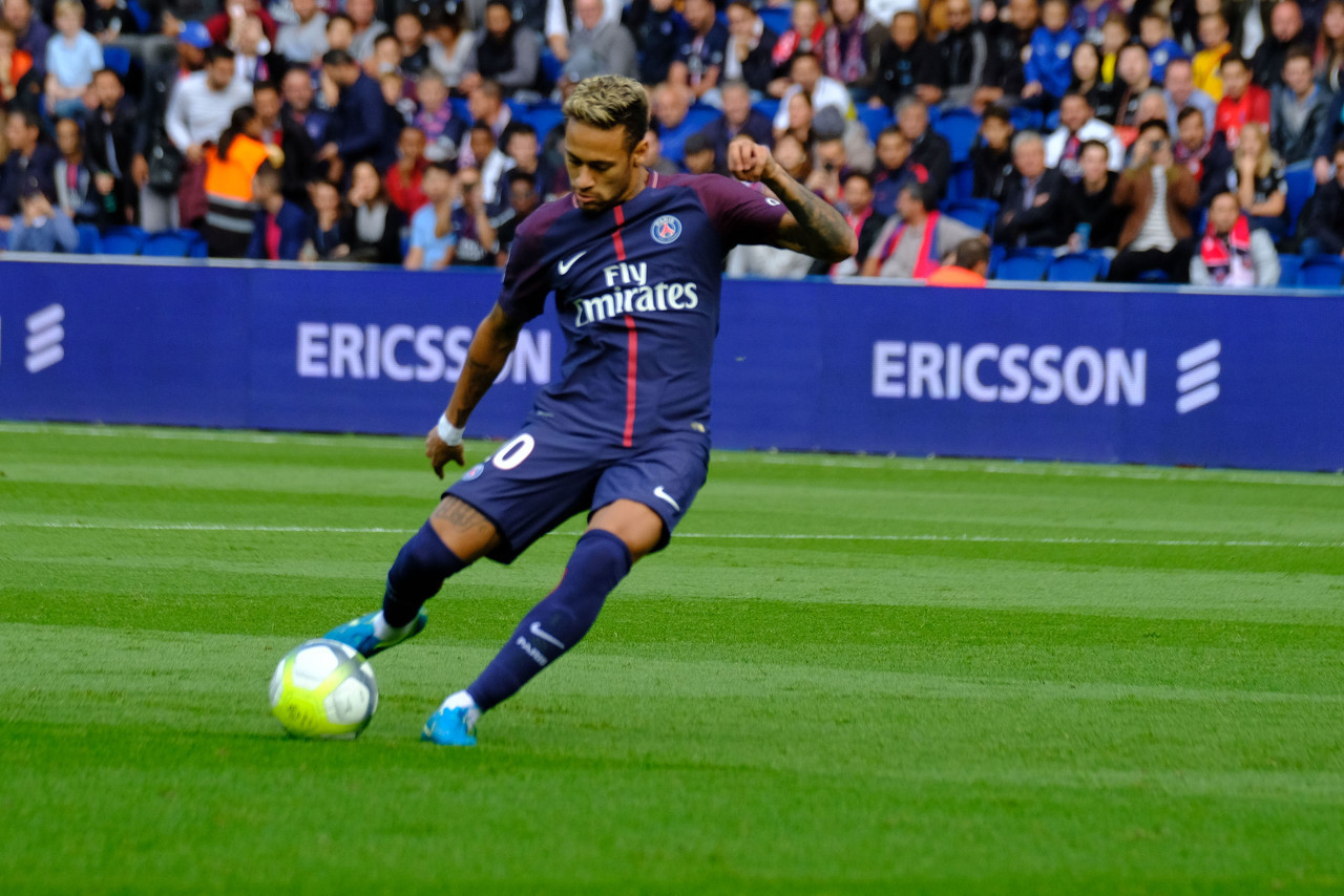 意媒：DV9等四名合同到期球员离队可能为尤文节省下3190万欧（意媒：若DV9等四名合同将满球员离队，尤文有望节省约3190万欧）