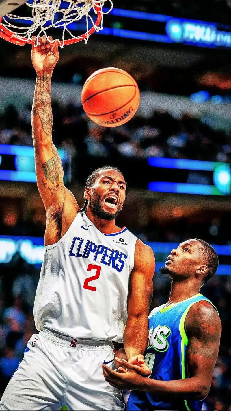 欧文突破防守助攻制胜（欧文强突送妙传锁定胜局）