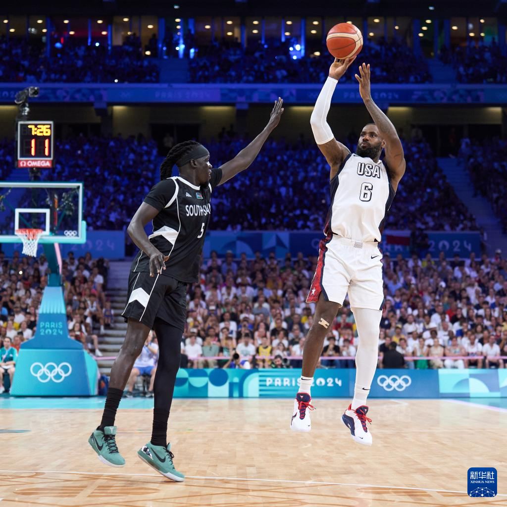 马刺送雷霆主场赛季首败，此前15胜0负（马刺终结雷霆主场15连胜，送其赛季首败）