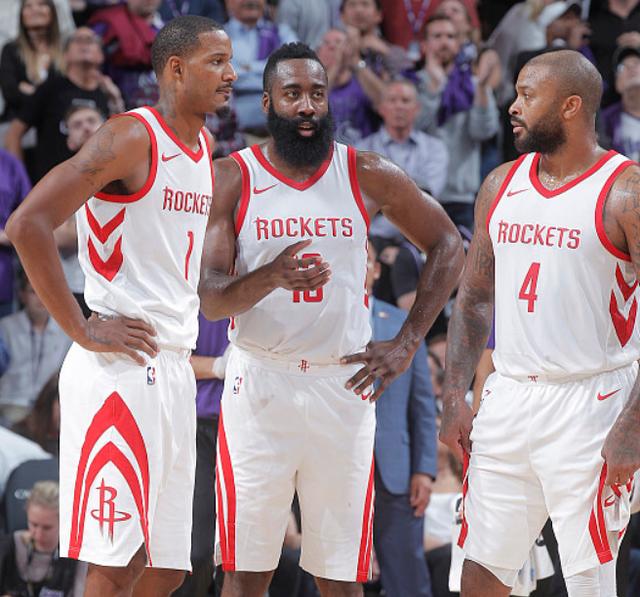 澳超战报：劳伦斯、潘宁顿建功，珀斯光荣2-1逆转喷气机（澳超赛况：劳伦斯、潘宁顿先后破门，珀斯光荣2-1逆转击败喷气机）