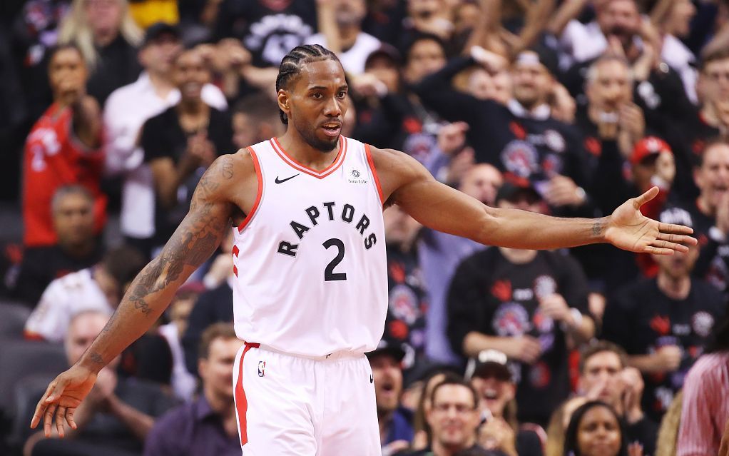 卫报：巴萨将凯恩视为取代莱万的首选目标，很可能激活违约金（卫报：巴萨将凯恩列为莱万接班首选，或启动解约金条款）