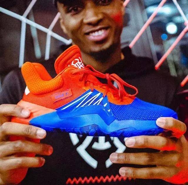 梅西妹妹因出车祸推迟婚礼，其男友是迈阿密国际青训营教练（梅西妹妹遭遇交通事故致婚礼延期，男友担任迈阿密国际青训营教练）