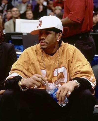 今日进行的NBA常规赛，开拓者102-110不敌活塞，无缘四连胜。（NBA常规赛今日战况：开拓者102-110不敌活塞，四连胜告破）