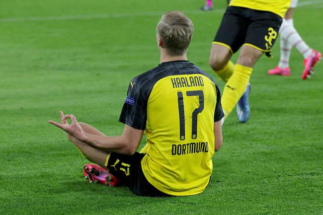 那不勒斯欲租曼联中场梅诺并承担全额薪资（那不勒斯有意租借曼联中场梅诺，愿承担其全部薪资）