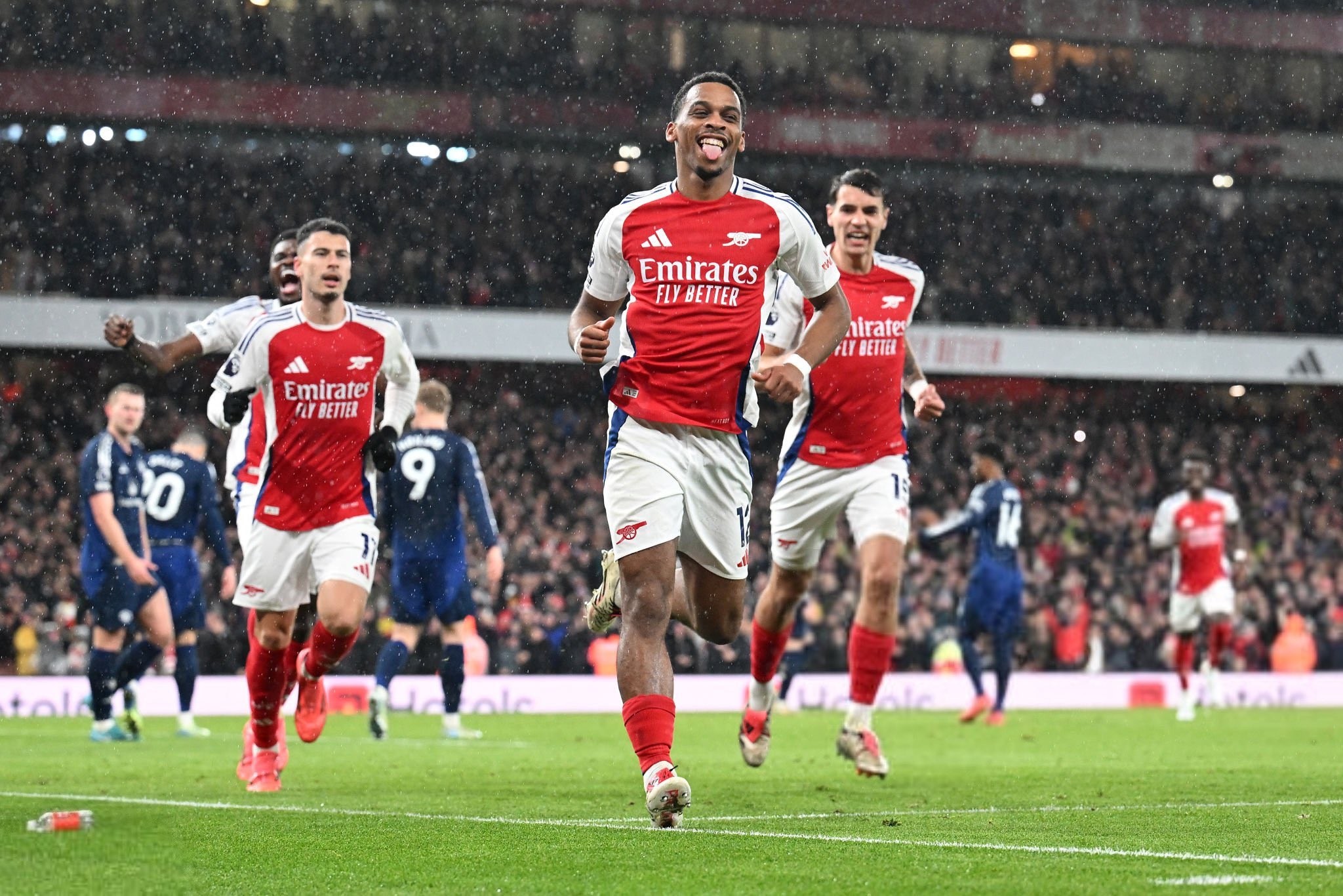 卡哇伊超勇5職業集結中,入遊參戰.笑然救世再登巔峰!（卡哇伊超勇五職同盟集結，開啟入遊之戰，笑然救世重返巔峰！）