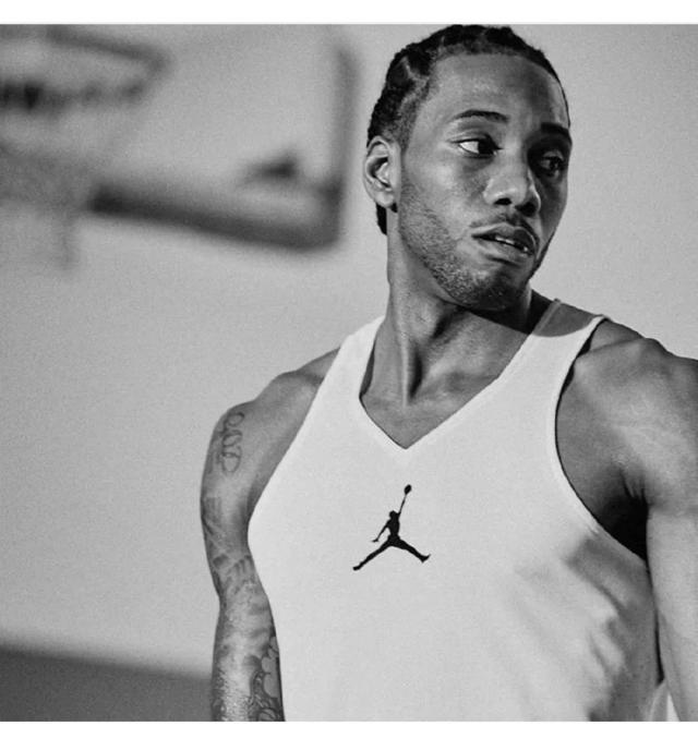 西甲前瞻：巴萨盼取胜继续争夺榜首，阿拉维斯能否制造麻烦？（西甲前瞻：巴萨剑指三分紧咬榜首，阿拉维斯能否搅局？）