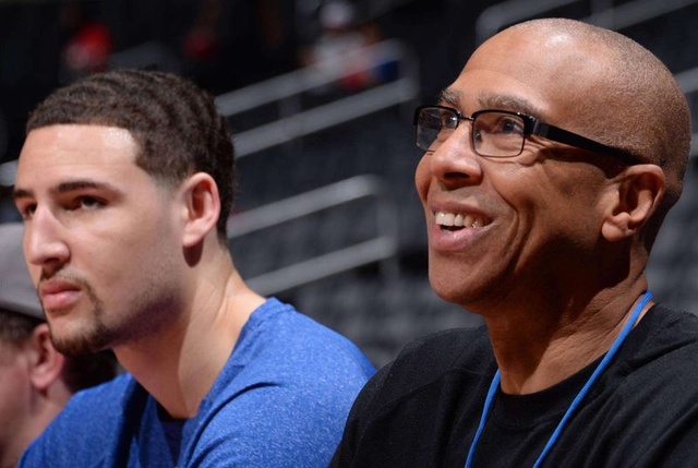 悉尼FC主帅：罗里将伤愈复出，领跑积分榜难免会如芒在背（悉尼FC主帅：罗里即将复出，领跑积分榜压力不小）