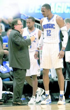 NBA漫谈｜赛季技犯第二多，仅次于狄龙！东契奇为何总是容易技犯？（NBA杂谈：东契奇本季技术犯规次数仅次狄龙，他为何频频吃T？）